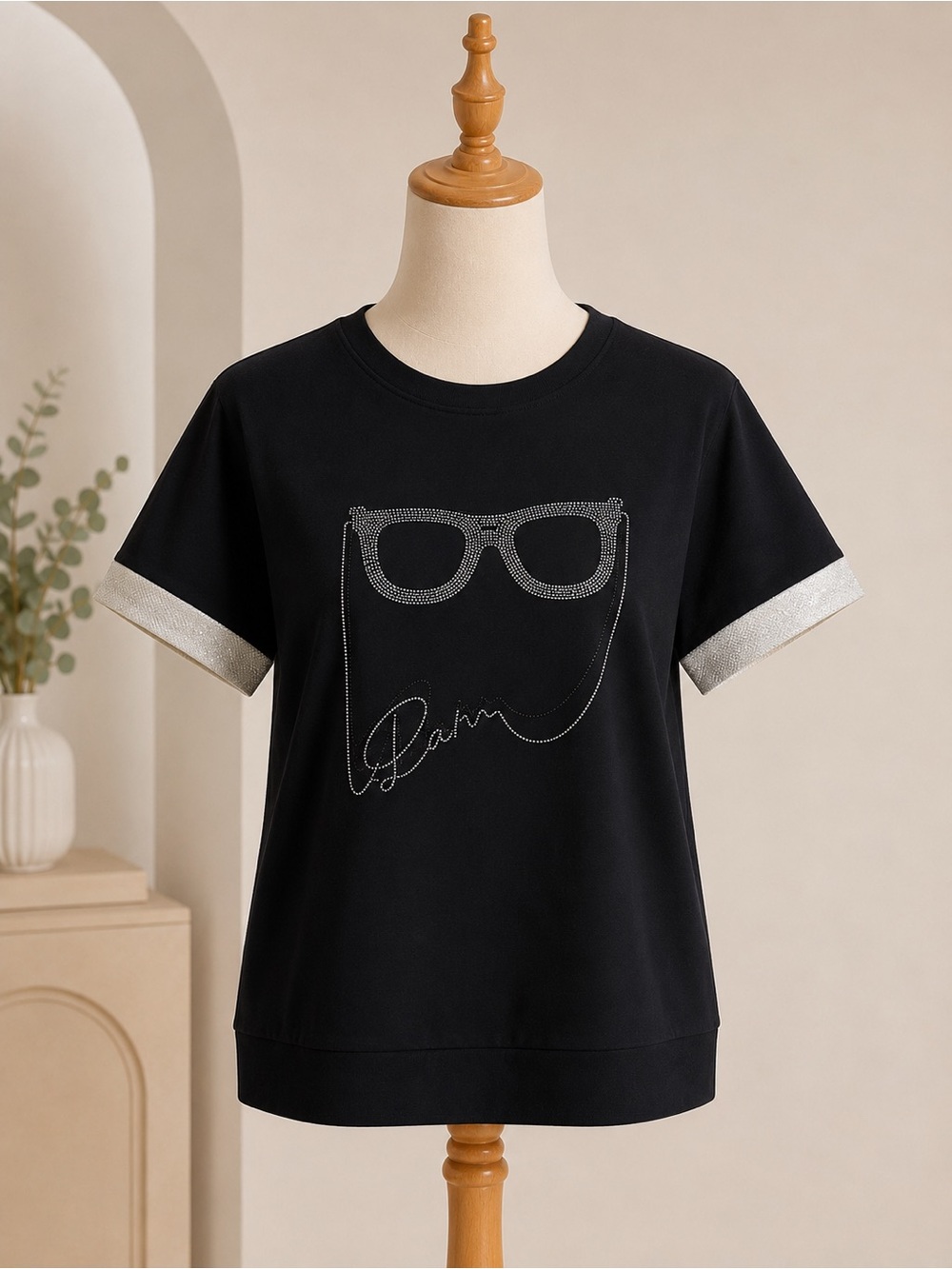 Black Graphic T-Shirt with Rhinestone Design – Size L